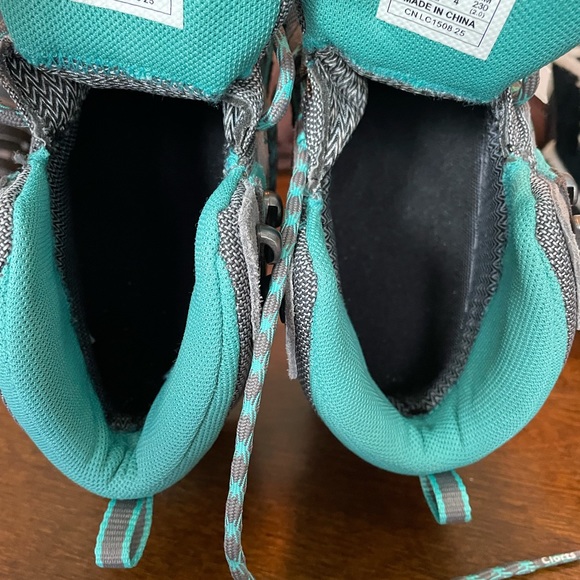 🔥🔥Clorts hiking boots NWT - Picture 3 of 6